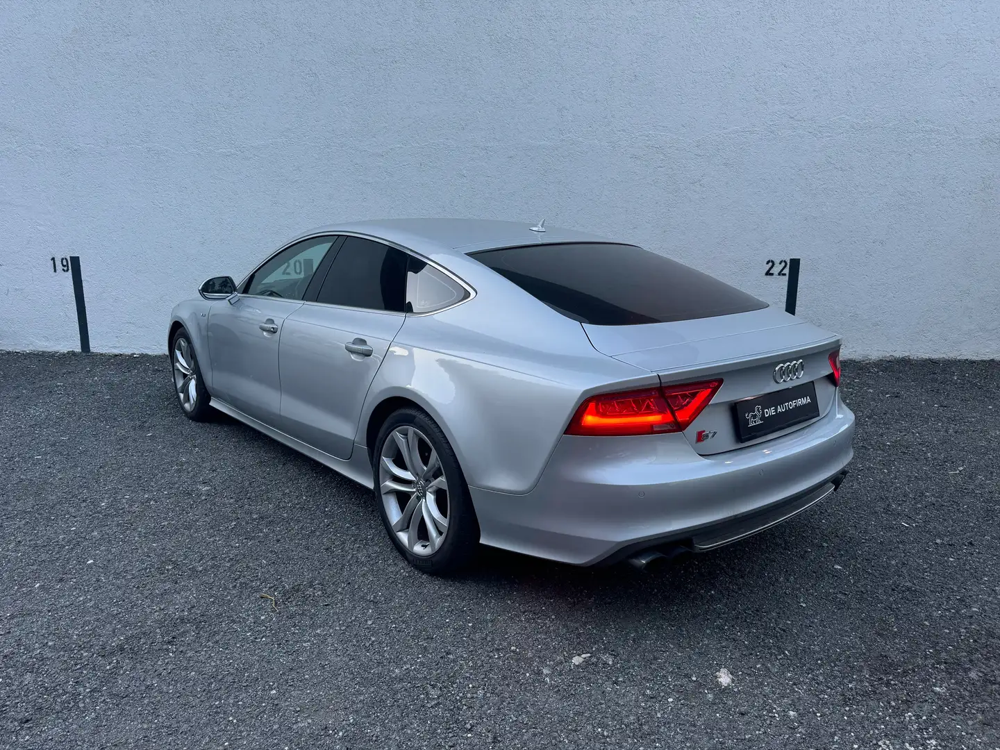Audi S7 4.0 TFSI quattro**B&O*RFK*NAVI*SERVICEGEPFLEGT** Grau - 2