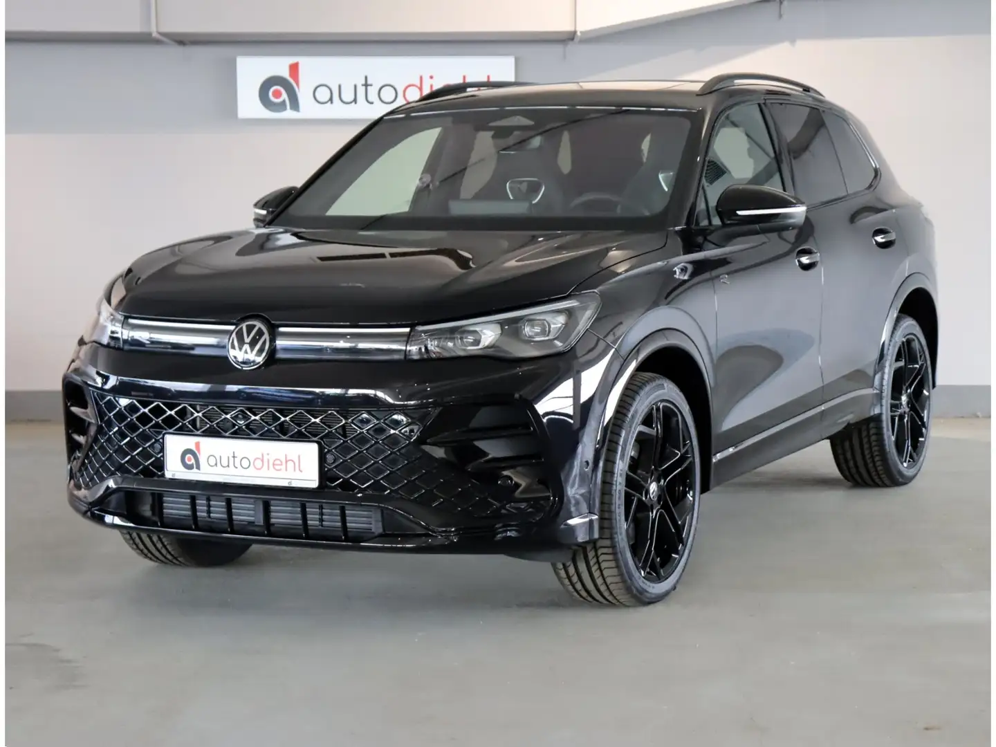 Volkswagen Tiguan 2,0 TDI DSG 4Motion R-Line *AHK*PANO Schwarz - 2