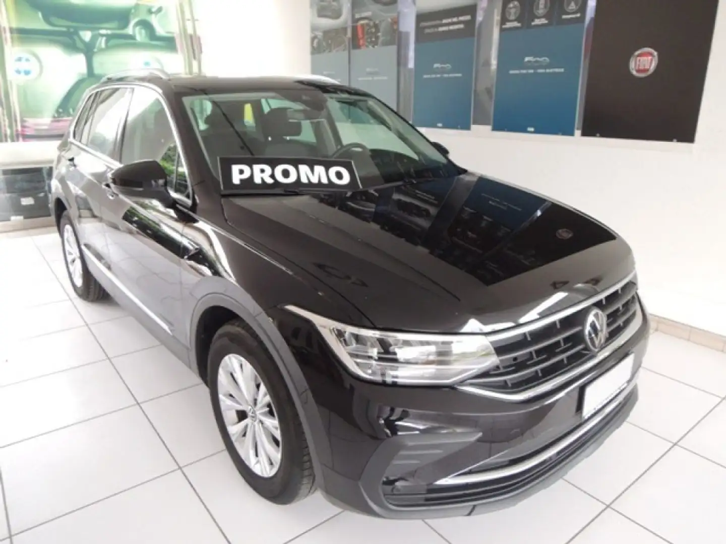 Volkswagen Tiguan 2.0 TDI 150 CV SCR DSG Life Nero - 2