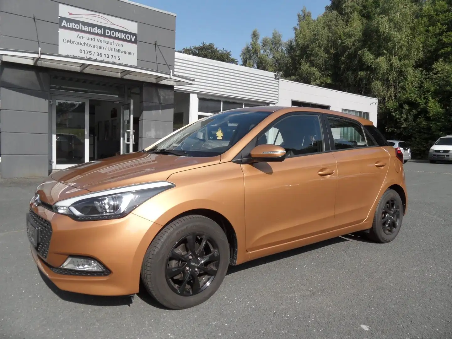 Hyundai i20 blue YES! Orange - 1