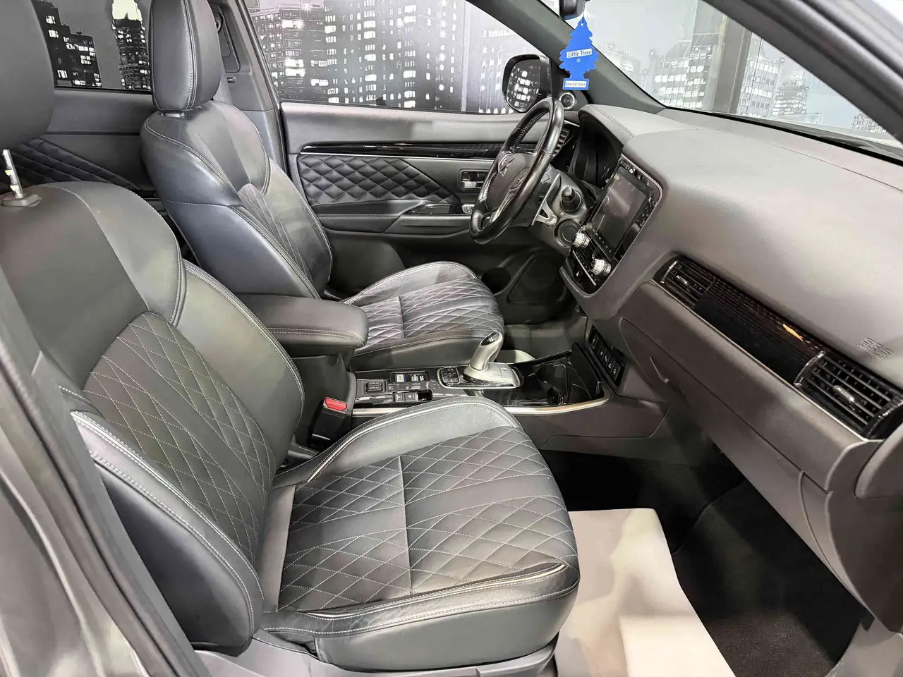 Mitsubishi Outlander снимка Mitsubishi Outlander