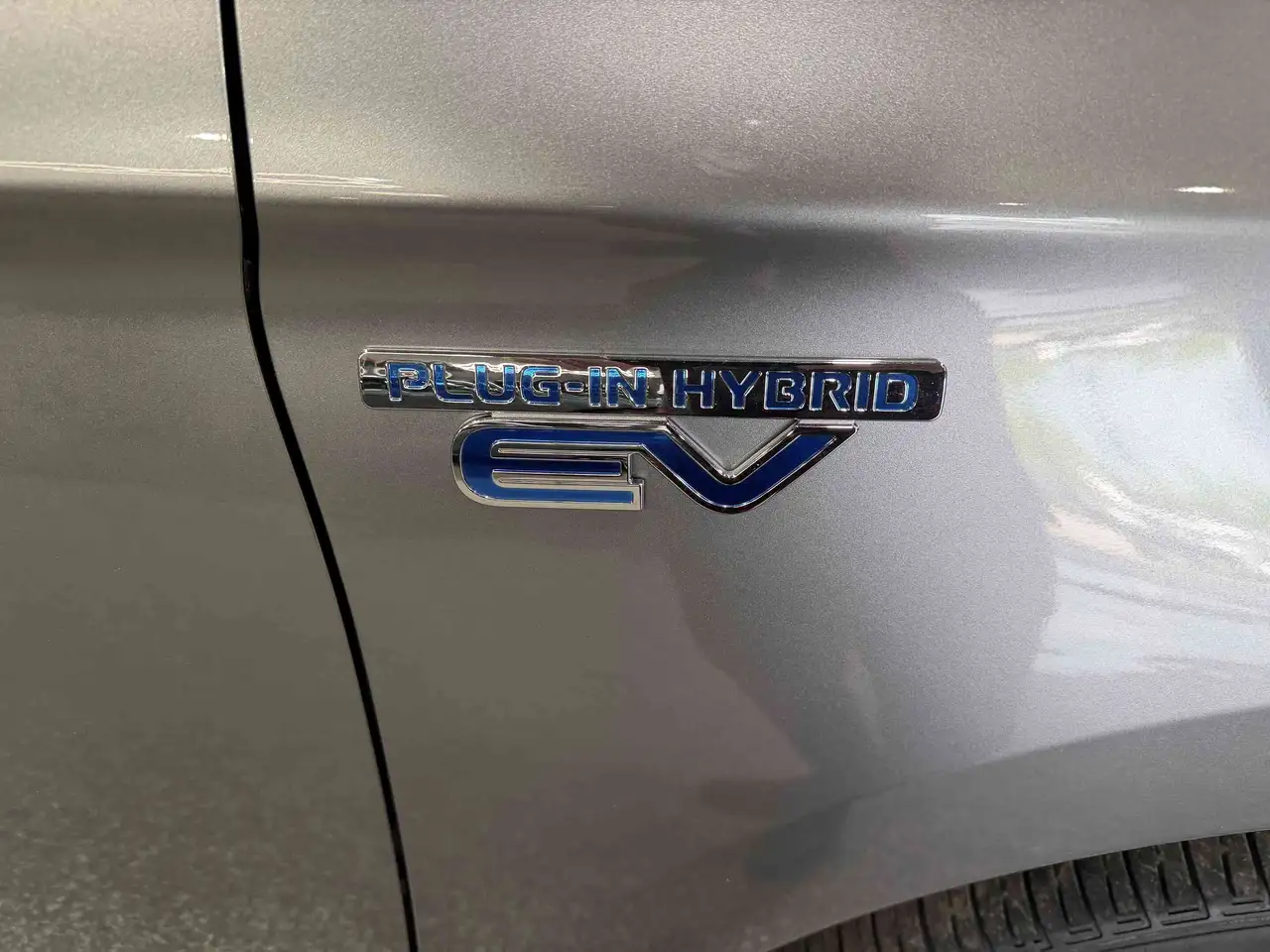 Mitsubishi Outlander снимка Mitsubishi Outlander