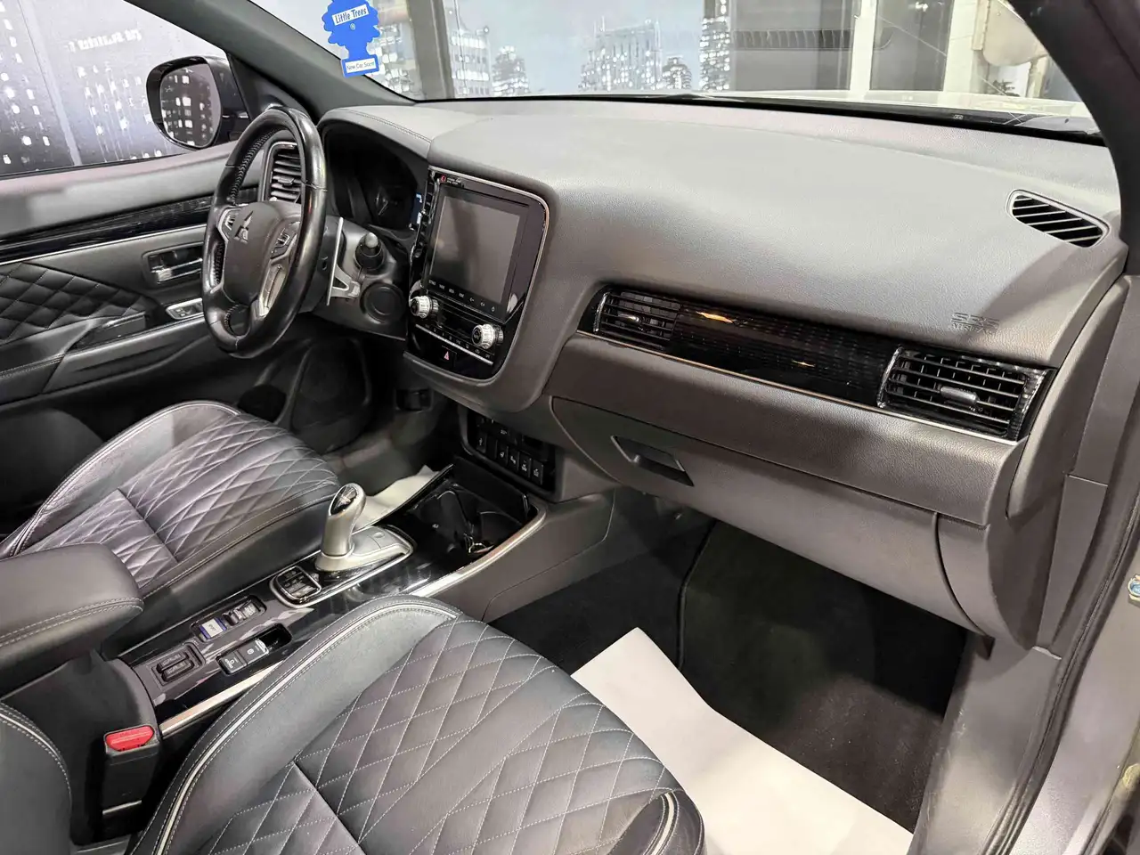 Mitsubishi Outlander снимка Mitsubishi Outlander