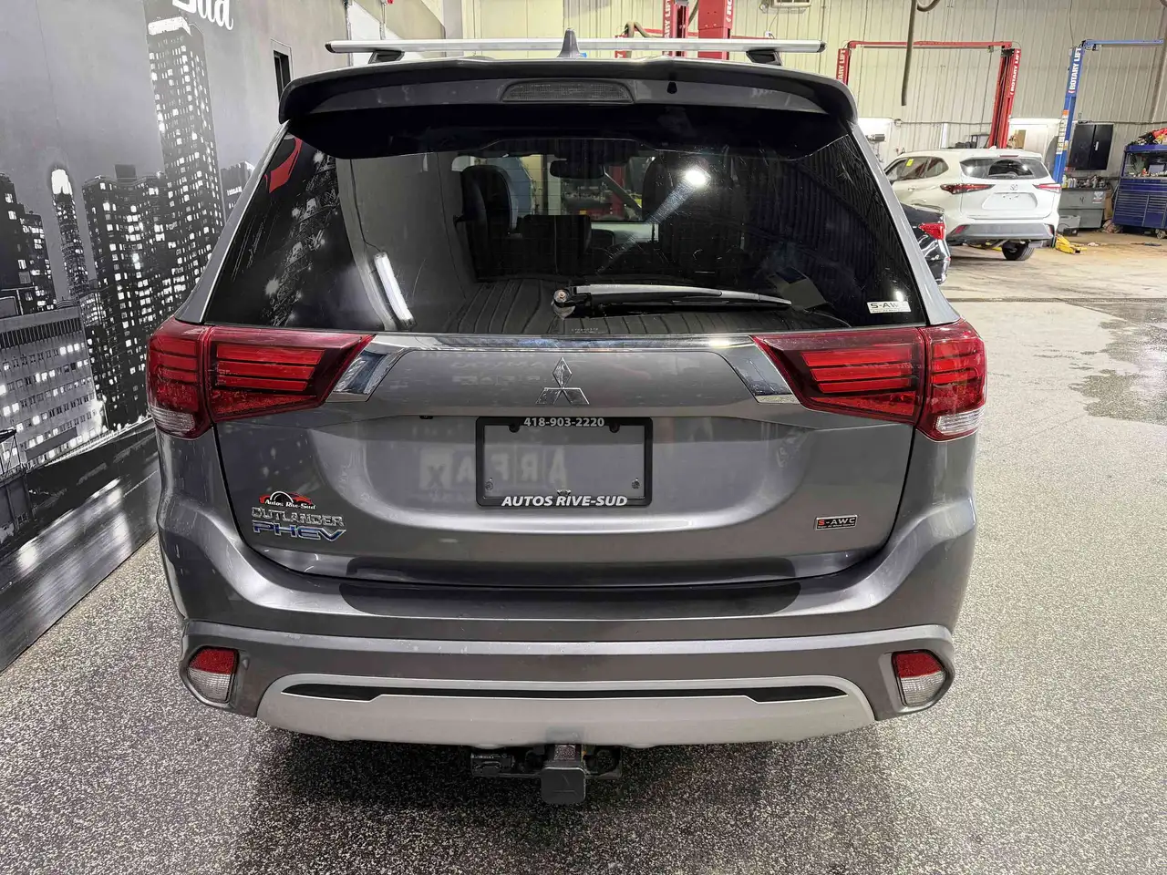 Mitsubishi Outlander снимка Mitsubishi Outlander