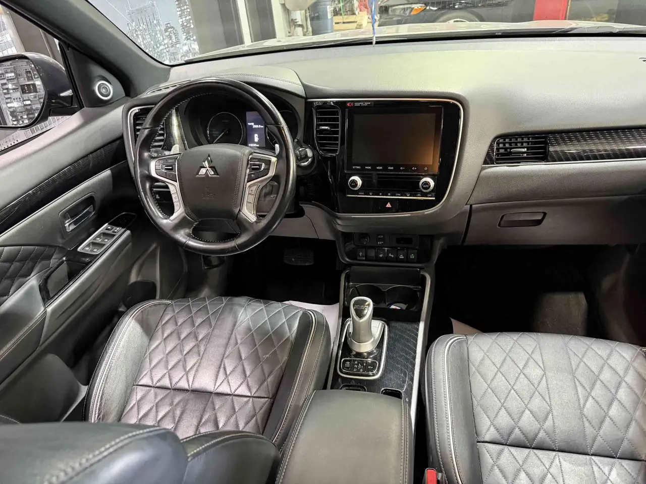 Mitsubishi Outlander снимка Mitsubishi Outlander