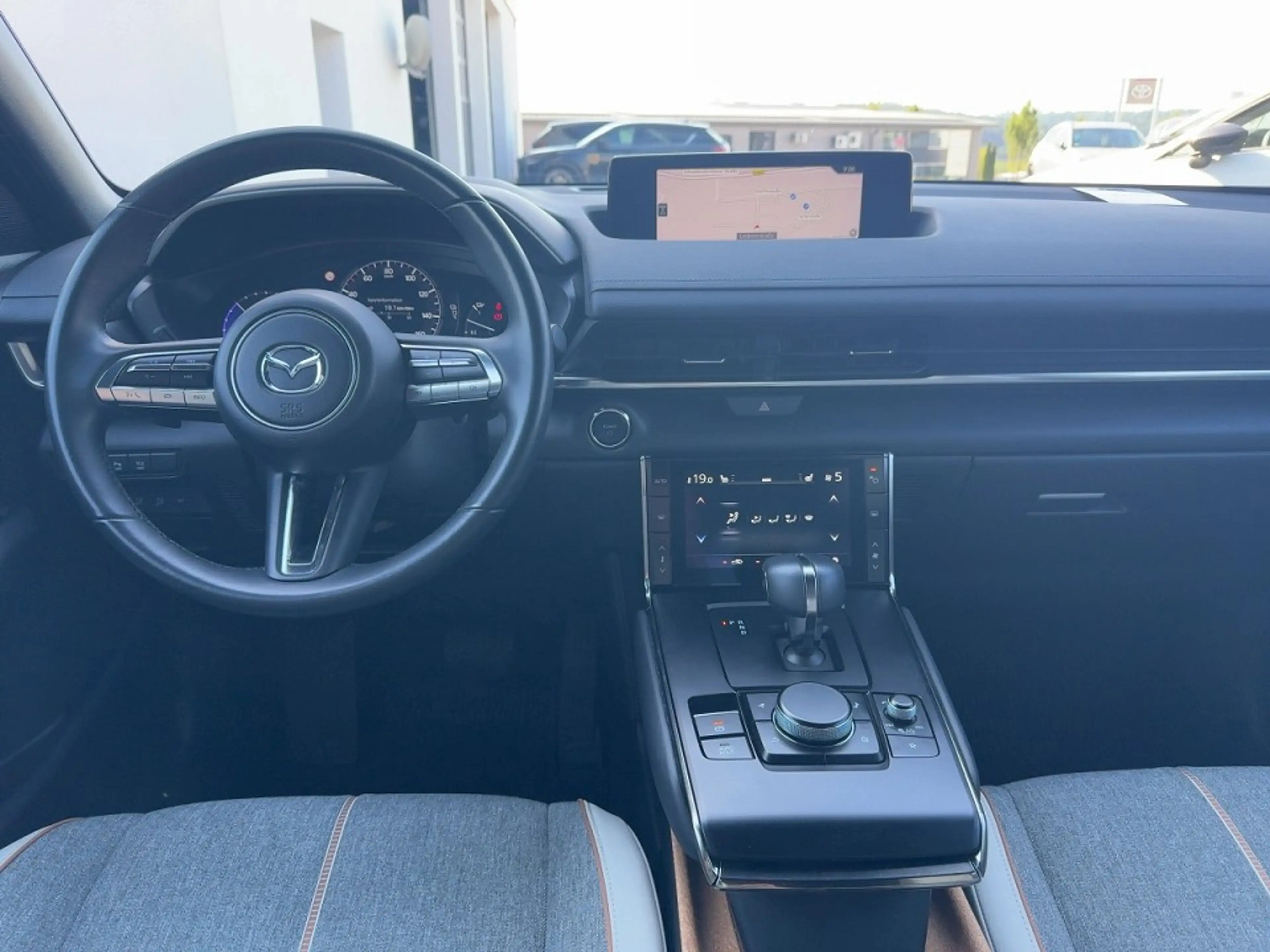 Mazda MX-30 e-SKYACTIV EV ADVANTAGE Modern Confidence — photo 8