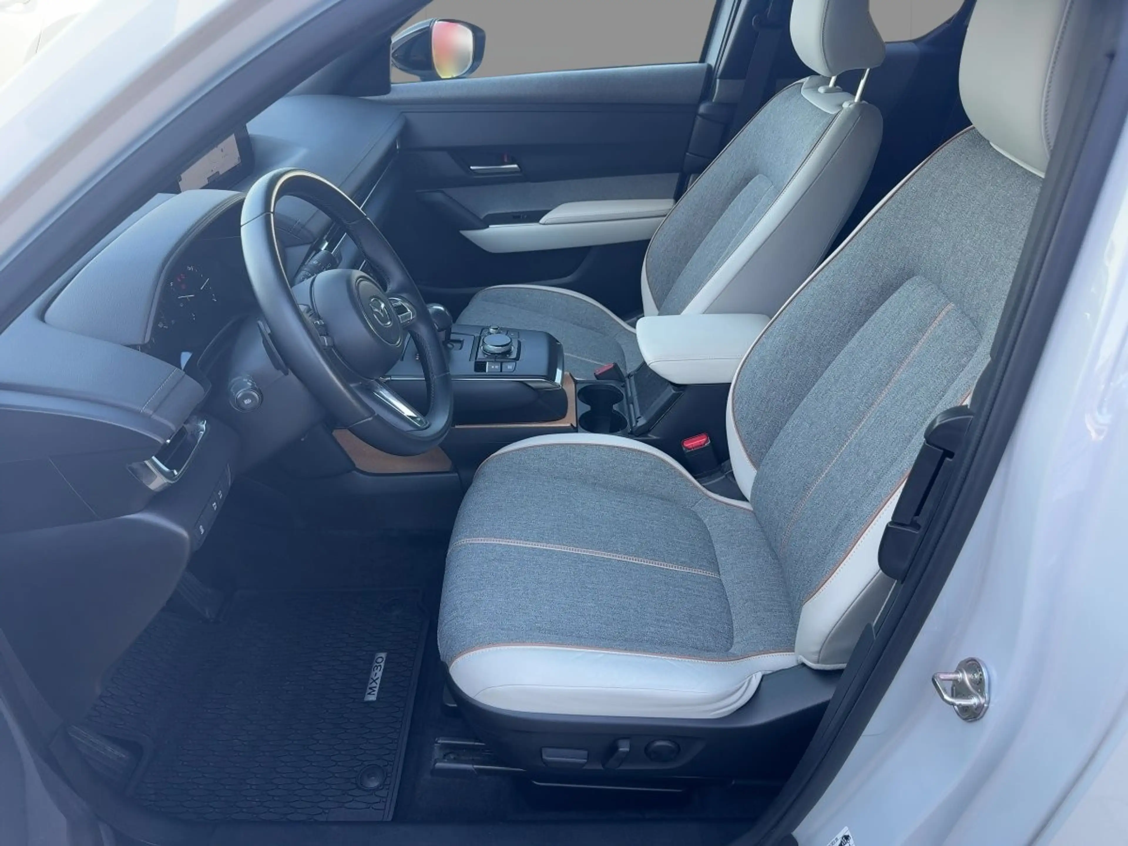Mazda MX-30 e-SKYACTIV EV ADVANTAGE Modern Confidence — photo 6