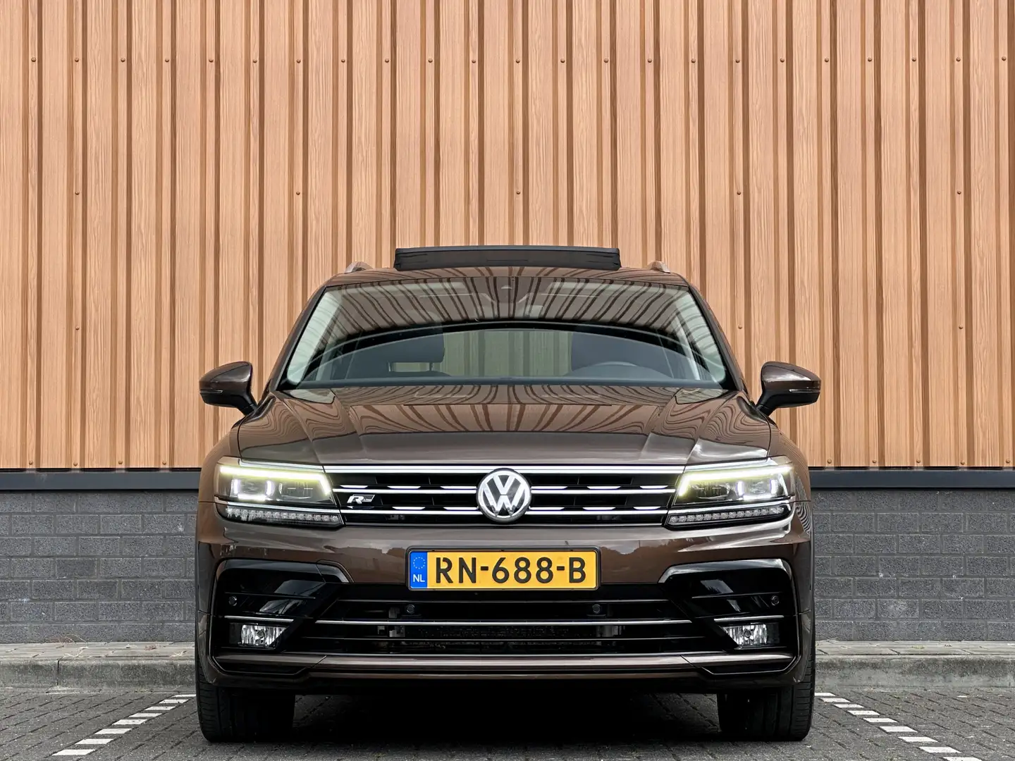 Volkswagen Tiguan 1.4 TSI ACT R-line | Panoramadak | Adaptive Cruise Brun - 2