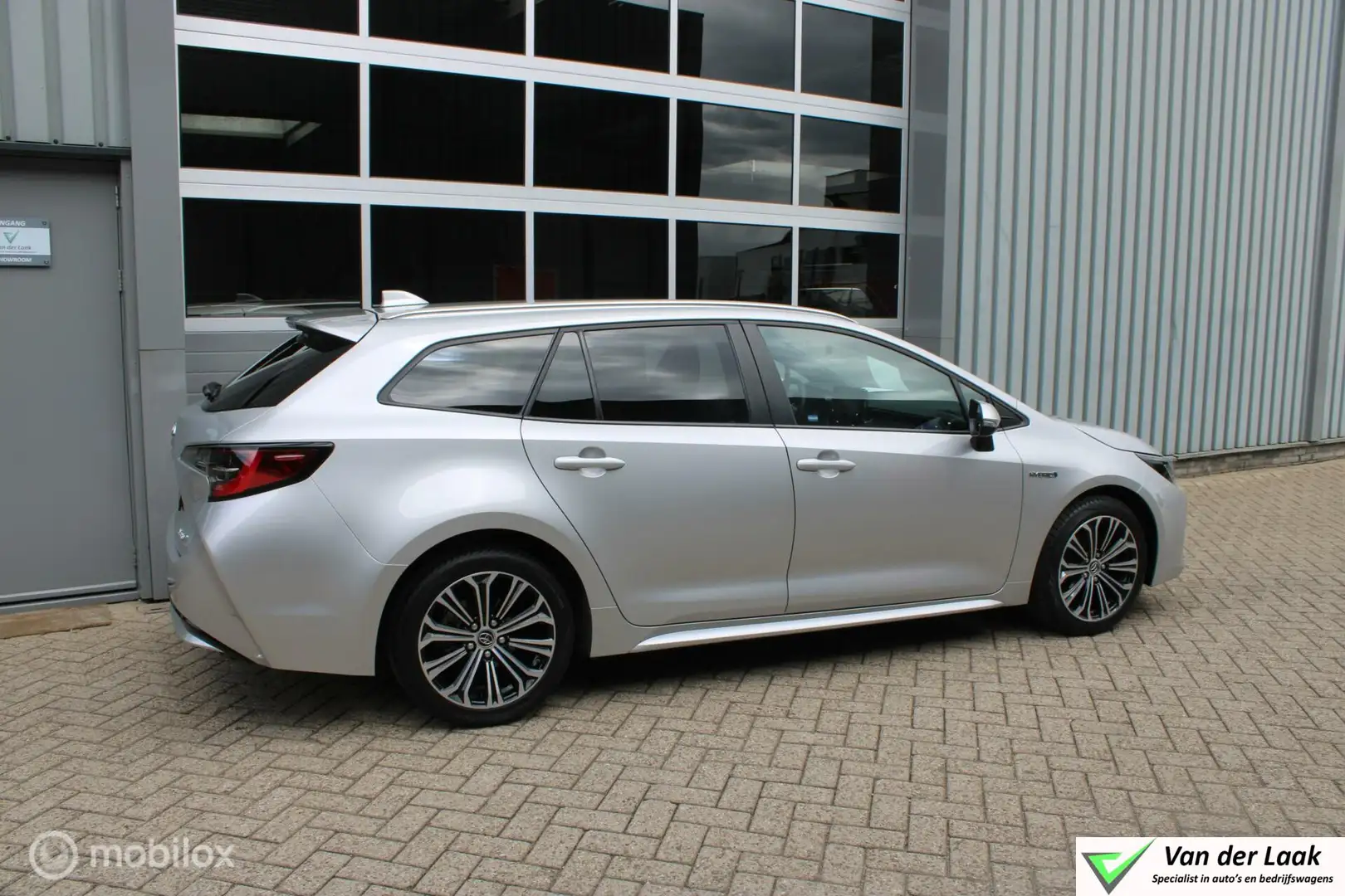 Toyota Corolla Touring Sports 1.8 Hybrid Business Plus 1e Eigenaa Gris - 2