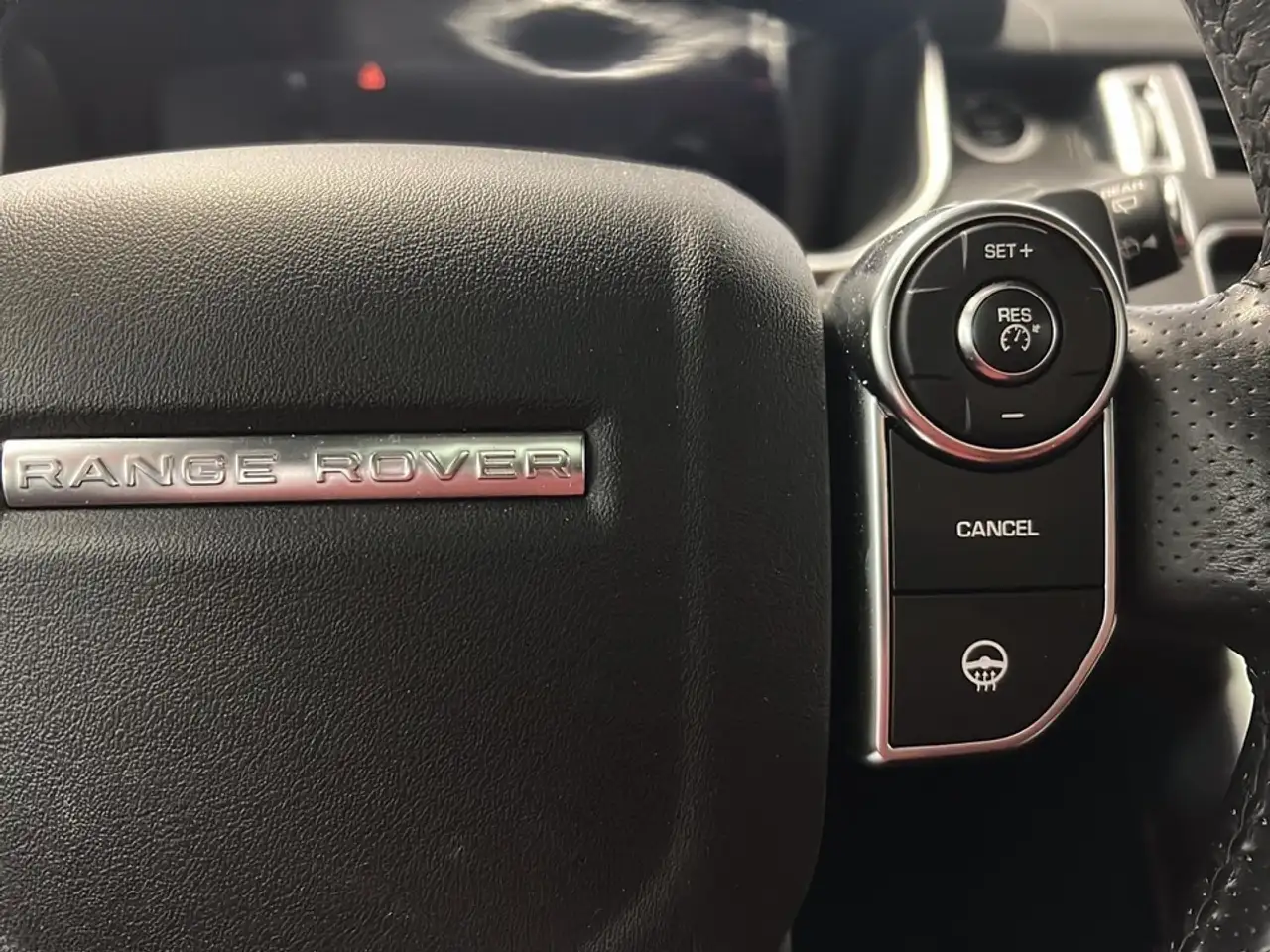 Land Rover Range Rover Sport снимка Land Rover Range Rover Sport