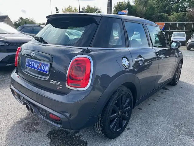 Mini Cooper Cooper view 3