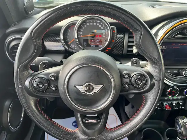 Mini Cooper Cooper view 8