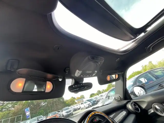 Mini Hatch view 20