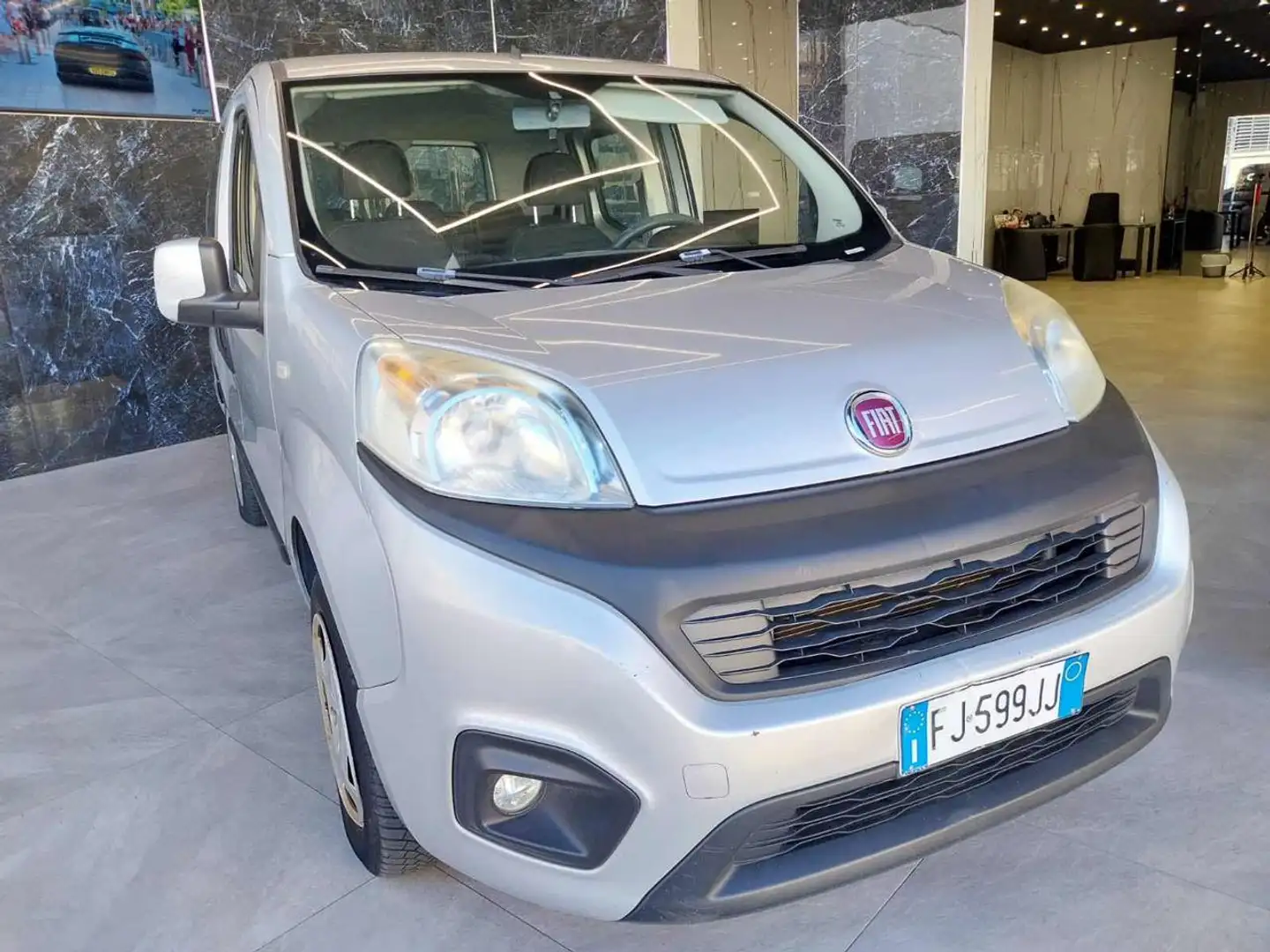 Fiat Qubo 1.4 8V natural power (Garanzia 12 Mesi) Gris - 2