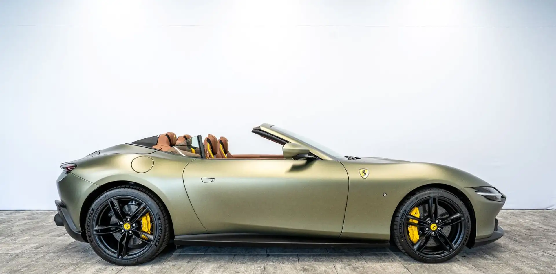Ferrari Roma Spider °Verde Masoni Opaco°JBL°Beifahrerdi° Grün - 2