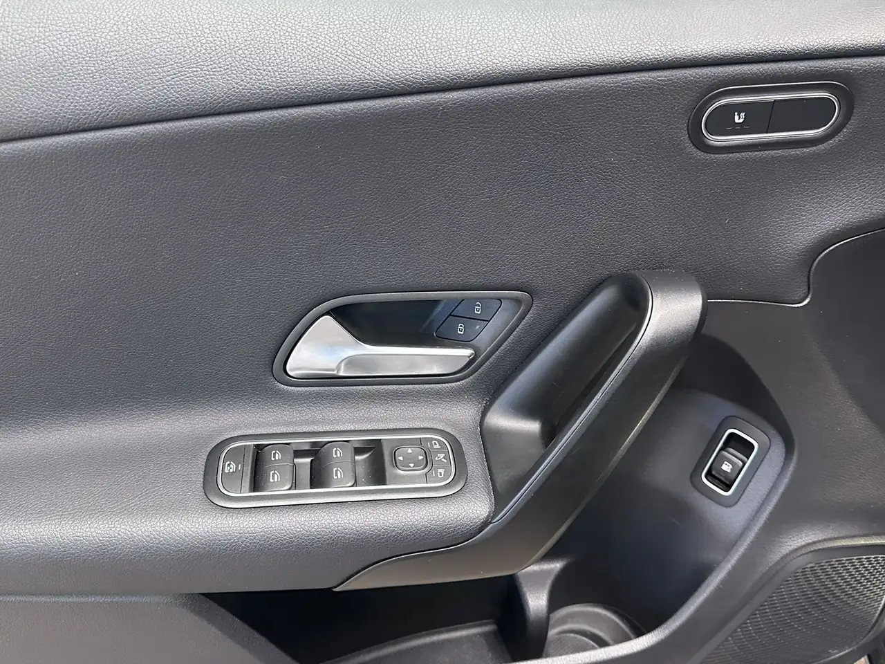 Mercedes-Benz A-Class 250e*PHEV*CARPLAY*CAMERA*DAB-RADIO*LAGE BIV!*, миниатюра 23