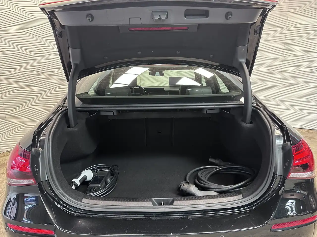 Mercedes-Benz A-Class 250e*PHEV*CARPLAY*CAMERA*DAB-RADIO*LAGE BIV!*, миниатюра 15