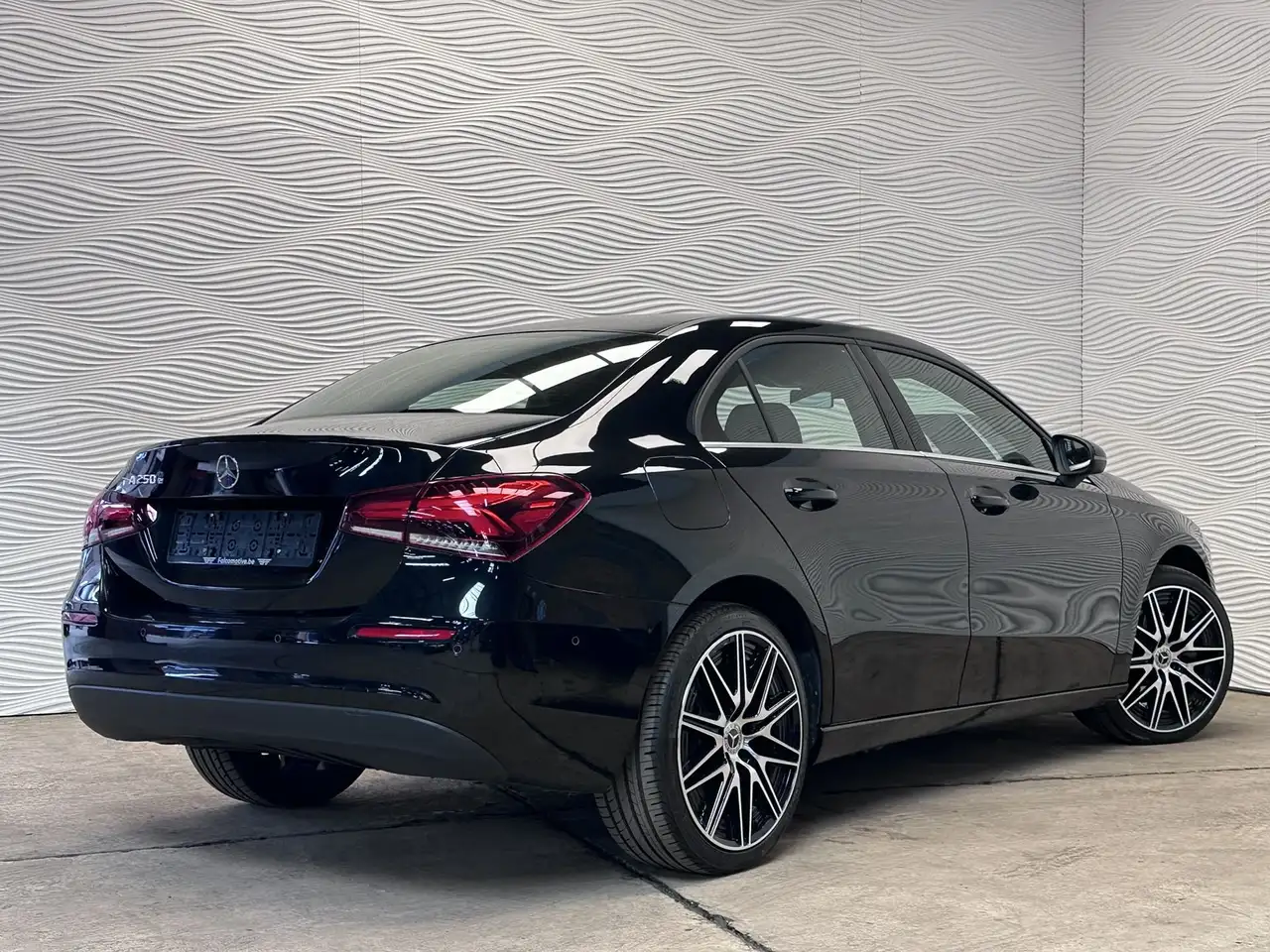 Mercedes-Benz A-Class 250e*PHEV*CARPLAY*CAMERA*DAB-RADIO*LAGE BIV!*, миниатюра 12