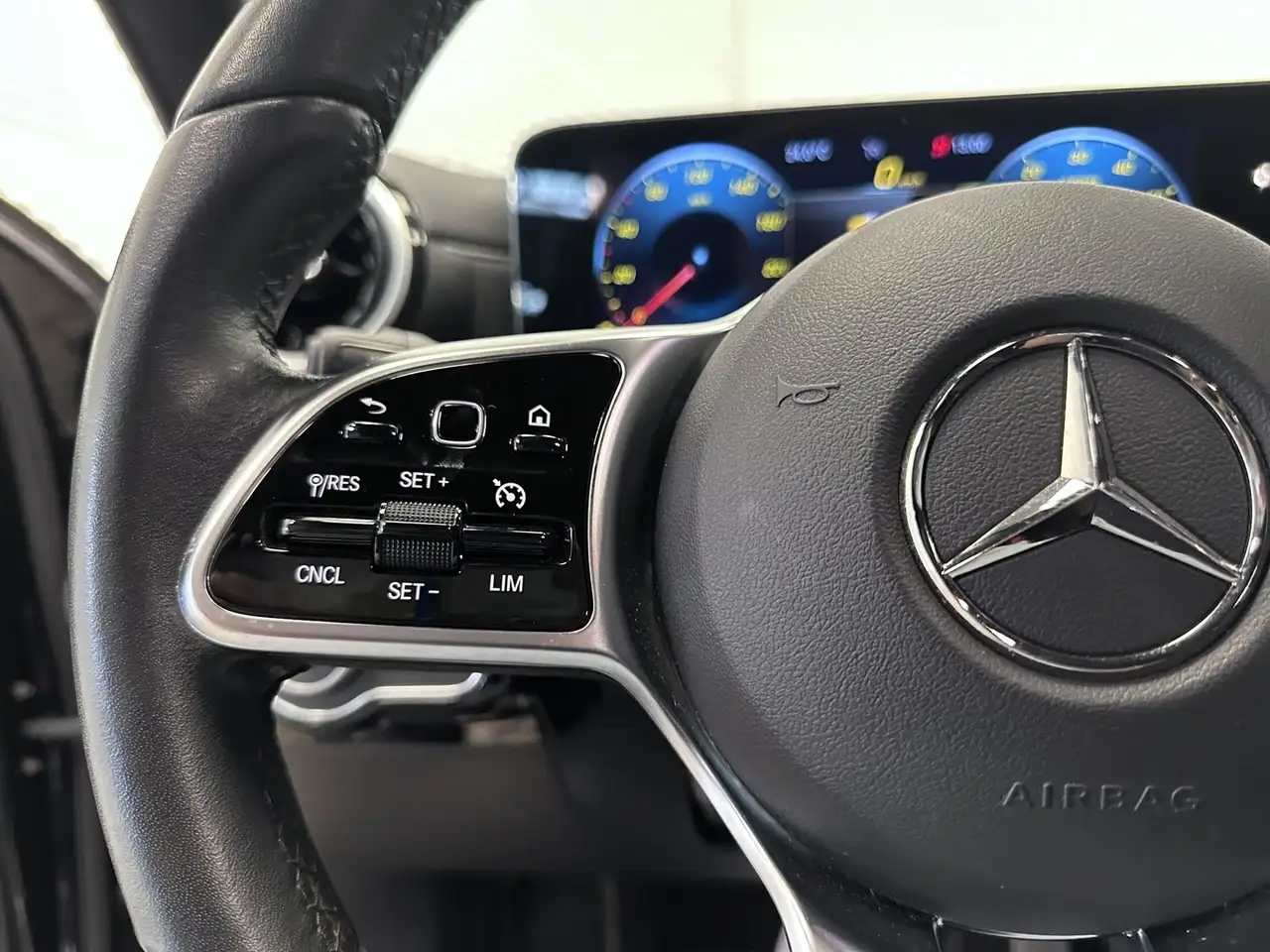 Mercedes-Benz A-Class 250e*PHEV*CARPLAY*CAMERA*DAB-RADIO*LAGE BIV!*, миниатюра 29