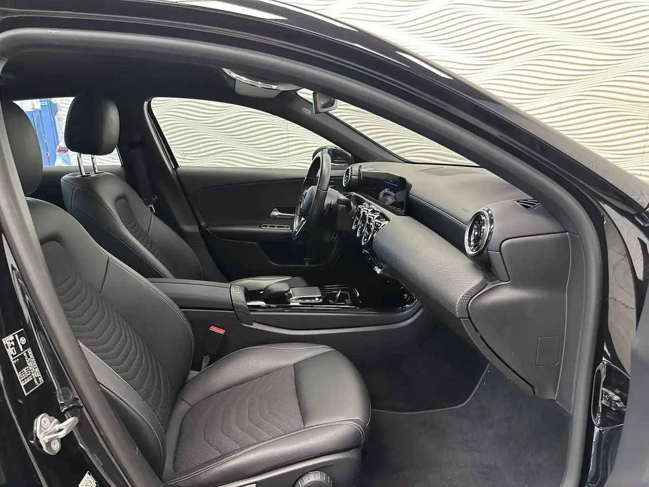 Mercedes-Benz A-Class 250e*PHEV*CARPLAY*CAMERA*DAB-RADIO*LAGE BIV!*, миниатюра 20