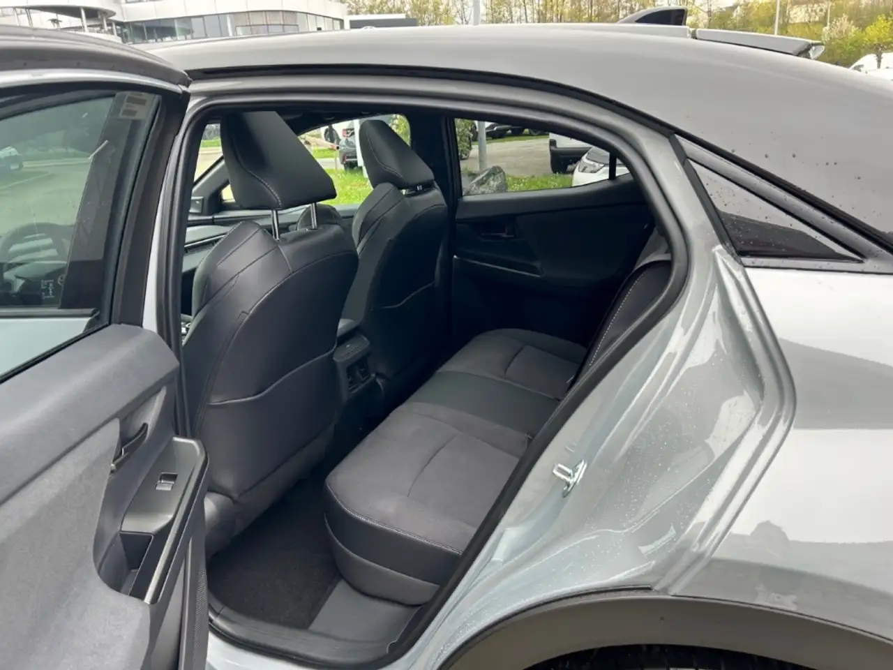 Toyota C-HR C-HR+ Lounge 4x4 Allrad 165kw 12