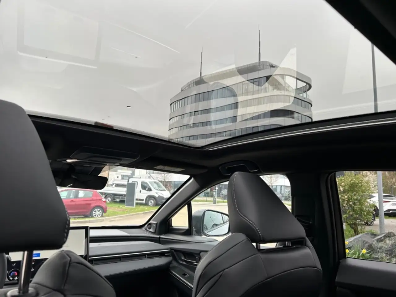 Toyota C-HR C-HR+ Lounge 4x4 Allrad 165kw 13