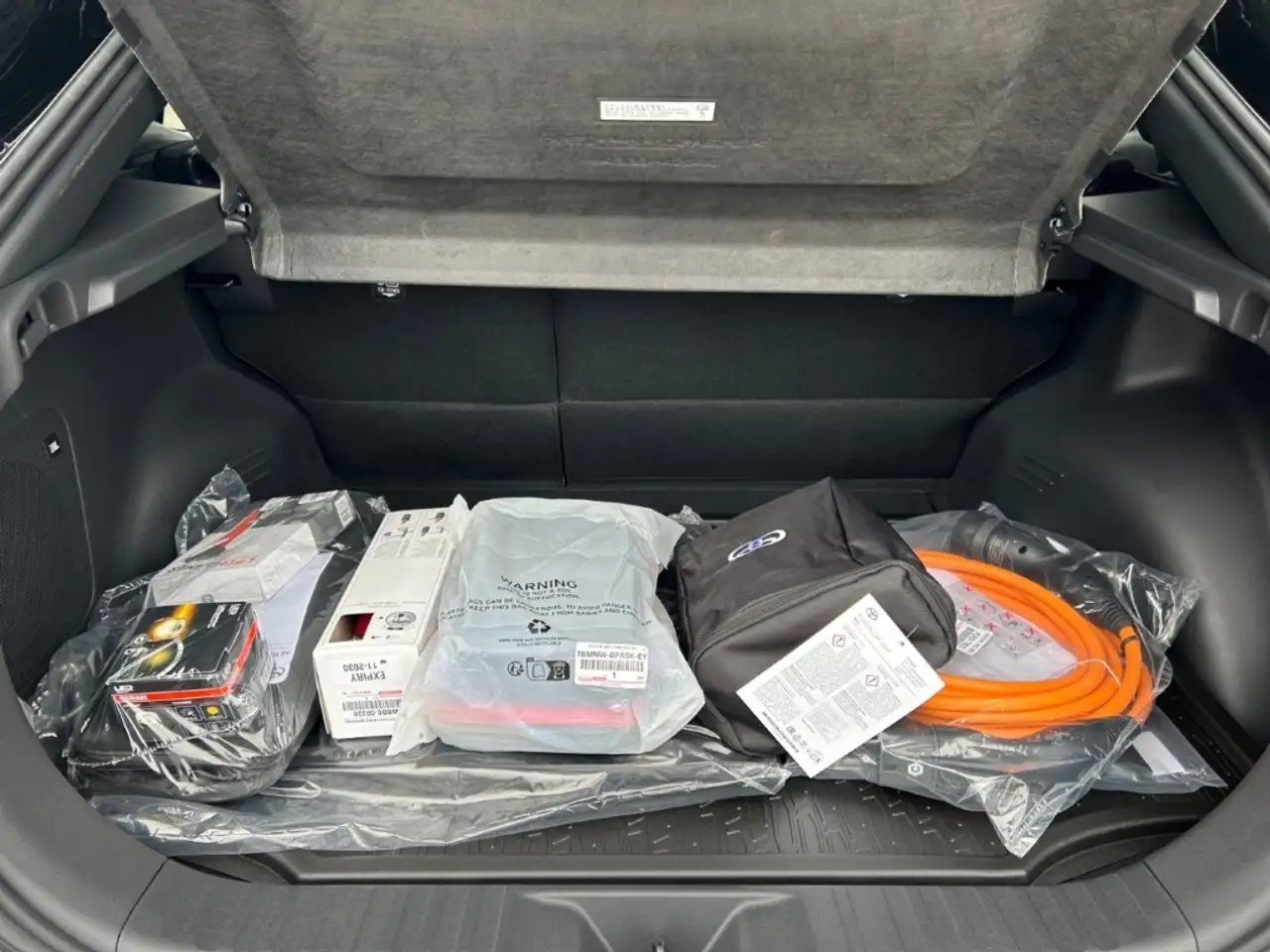 Toyota C-HR C-HR+ Lounge 4x4 Allrad 165kw 10