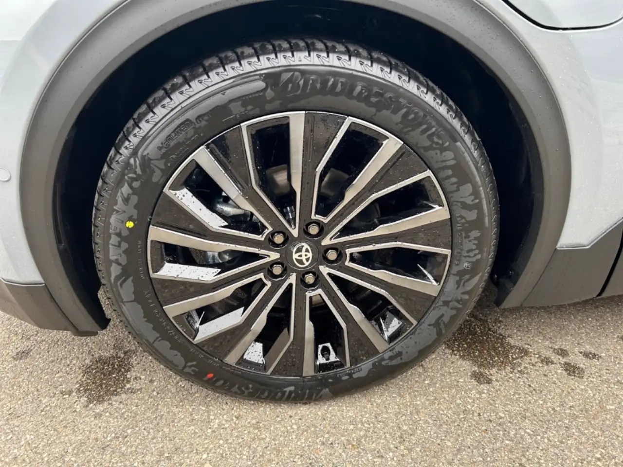 Toyota C-HR C-HR+ Lounge 4x4 Allrad 165kw 8