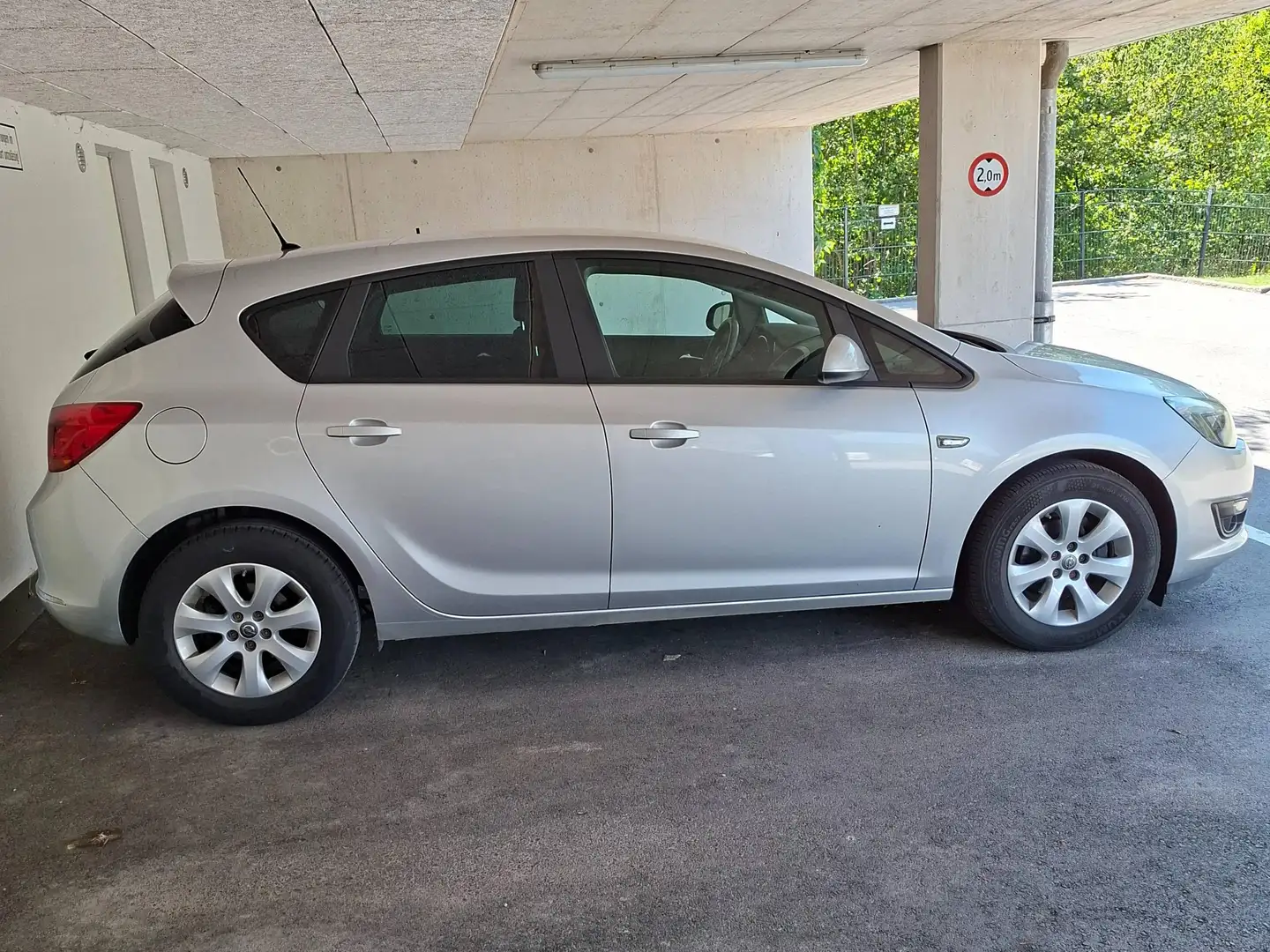 Opel Astra Astra 1,4 Turbo Ecotec Edition Start/Stop System Edition Start/Stop System Silber - 1