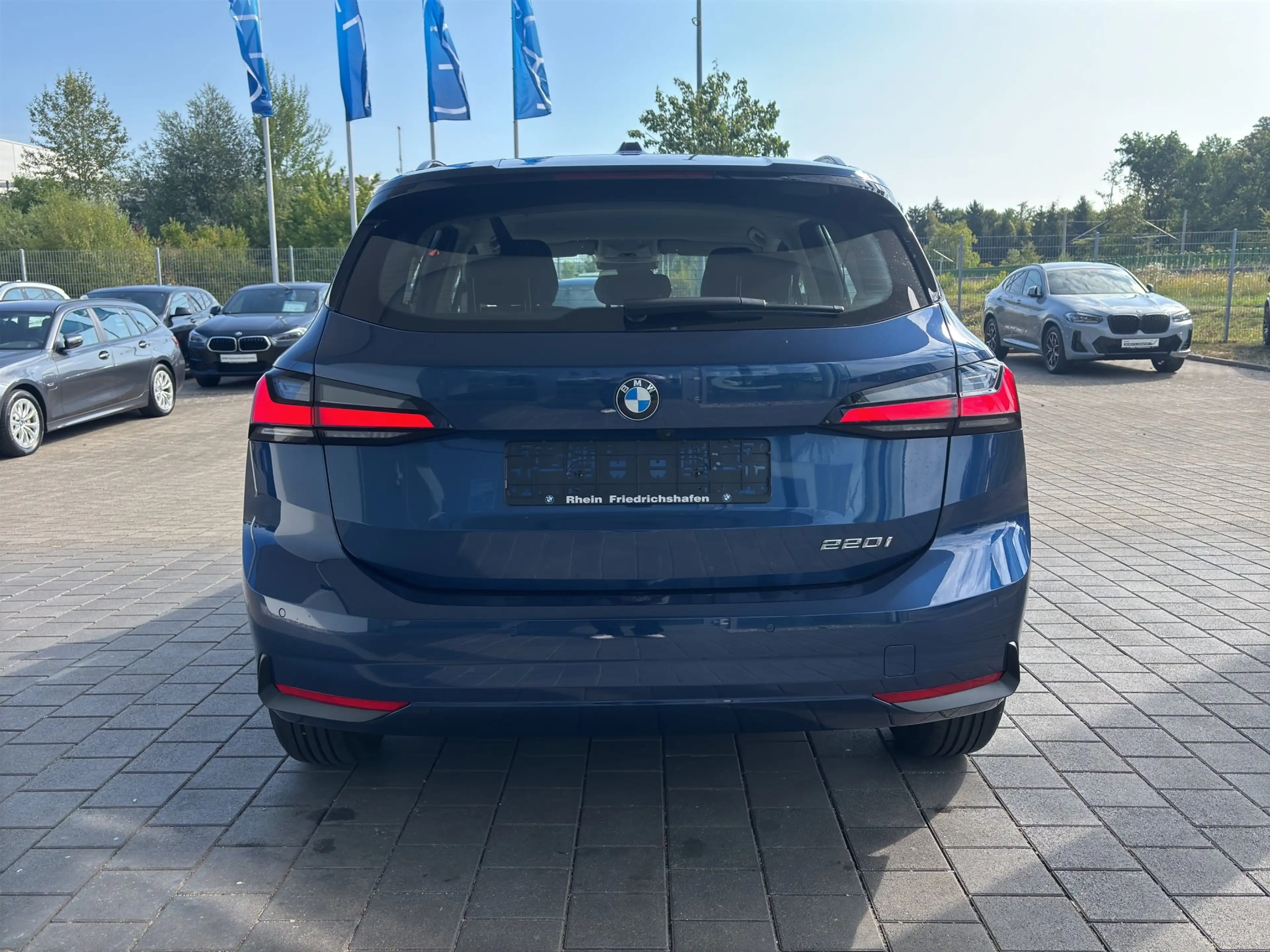 BMW 220 i Active Tourer — photo 5