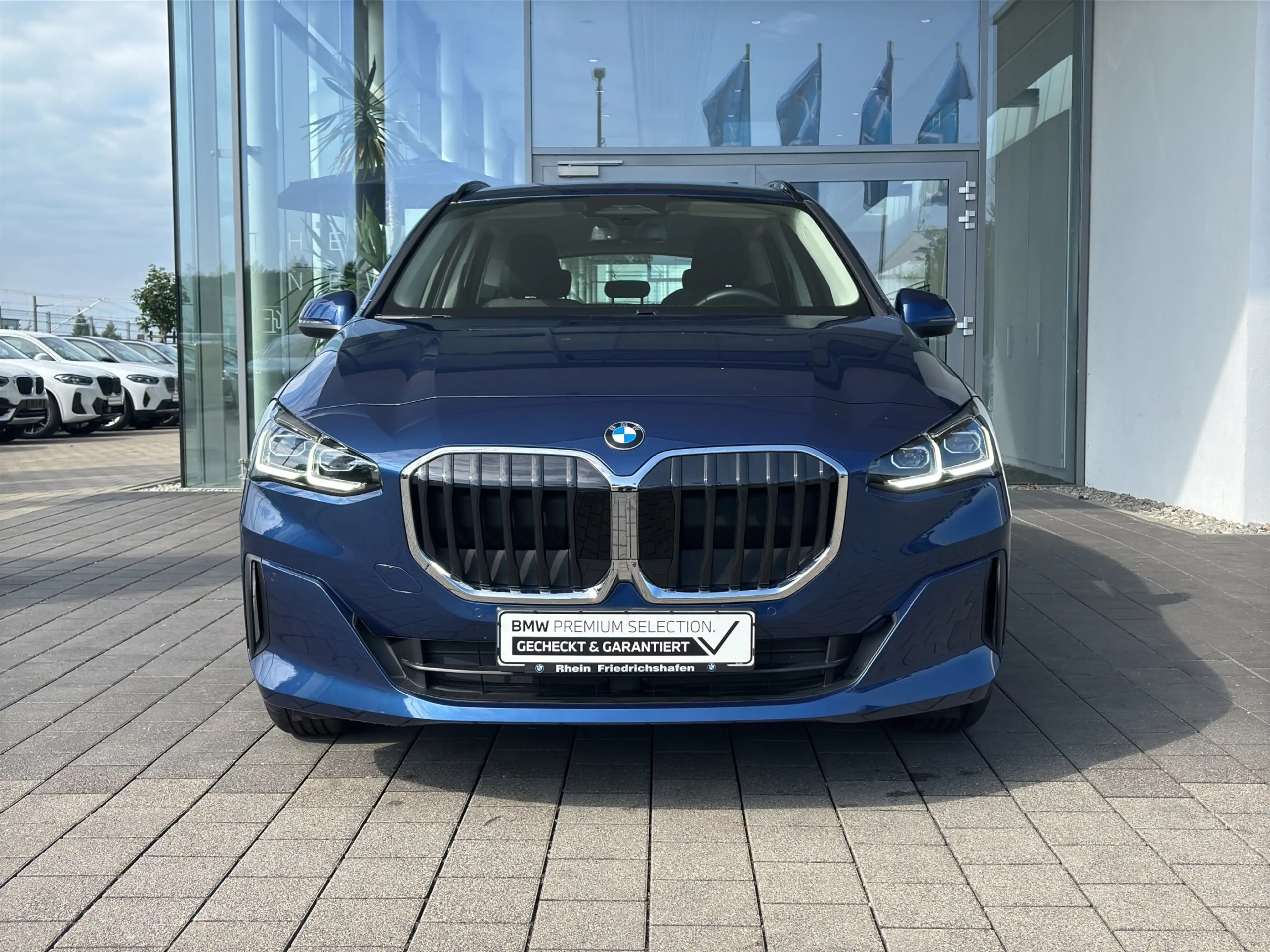 BMW 220 i Active Tourer — photo 4