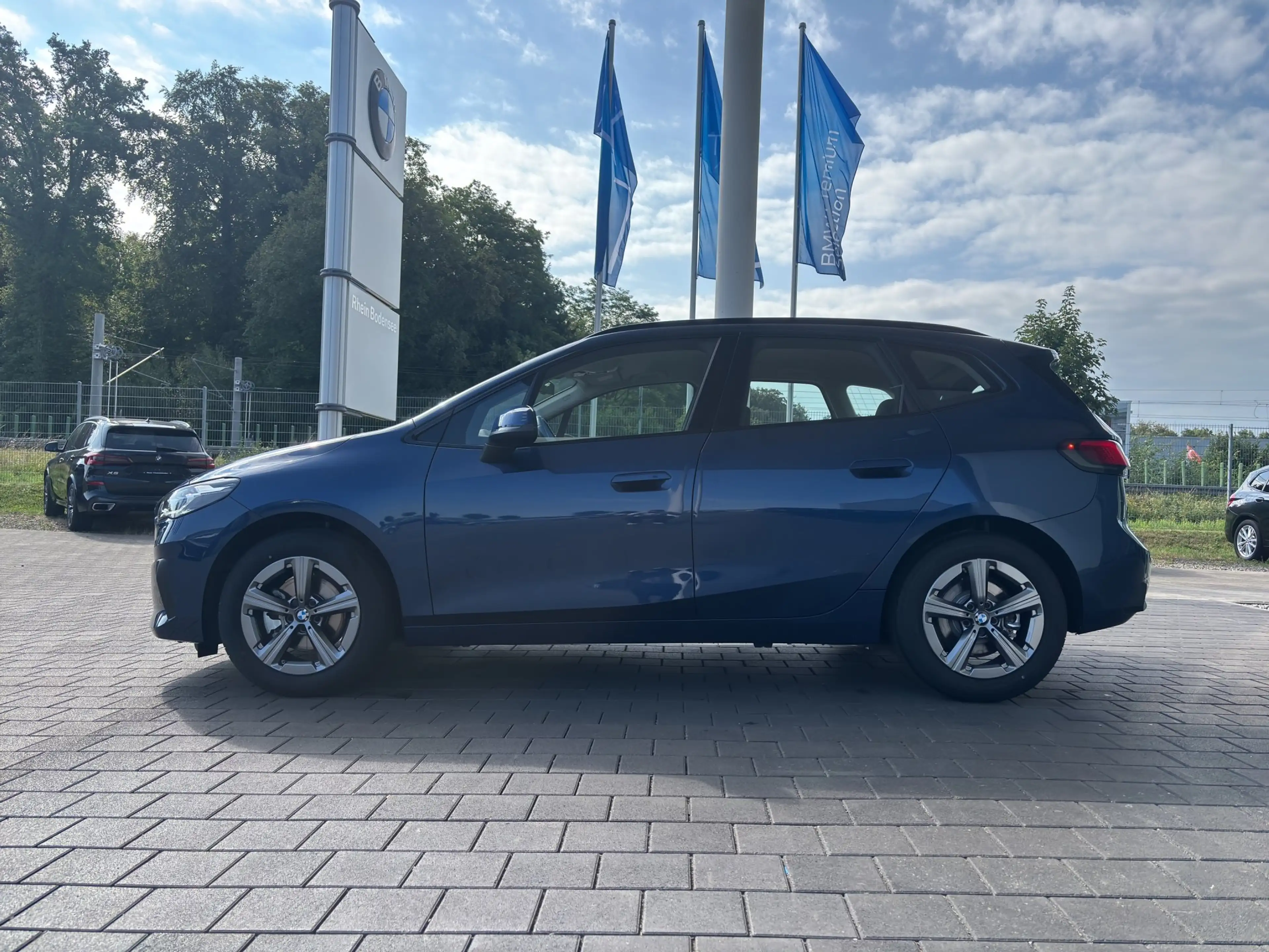 BMW 220 i Active Tourer — photo 15