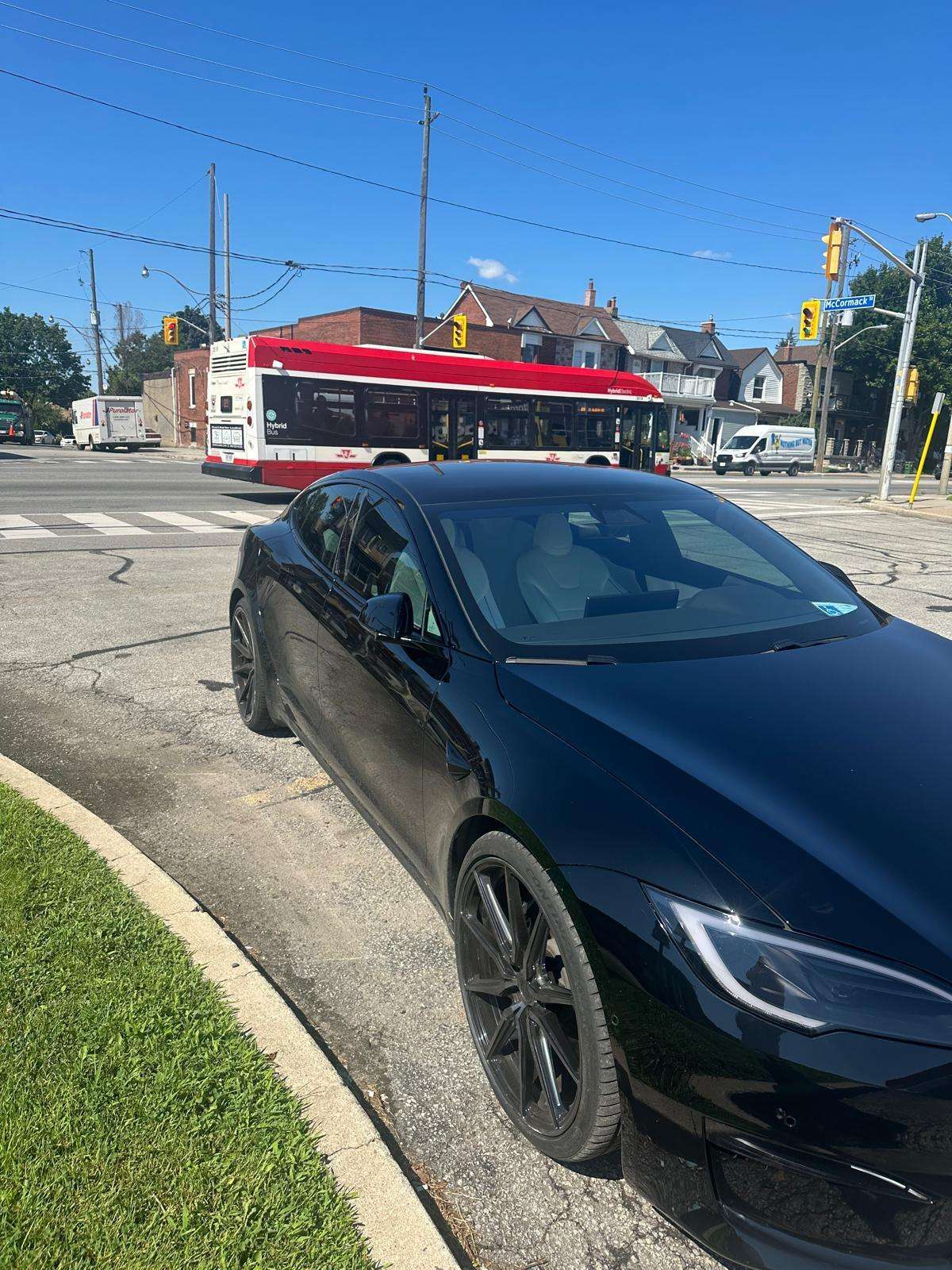 2022 Tesla Model S thumb 10