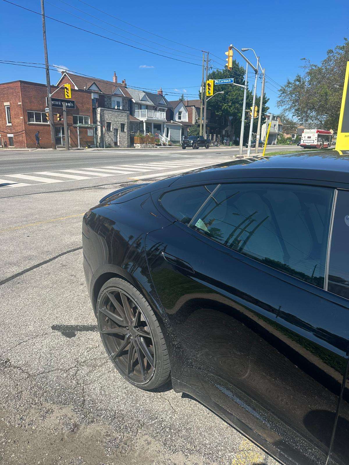 2022 Tesla Model S thumb 12
