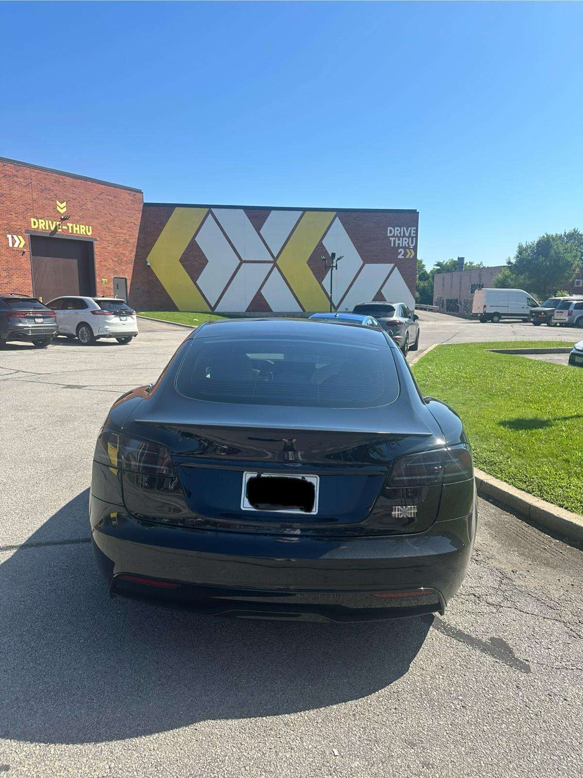 2022 Tesla Model S thumb 9