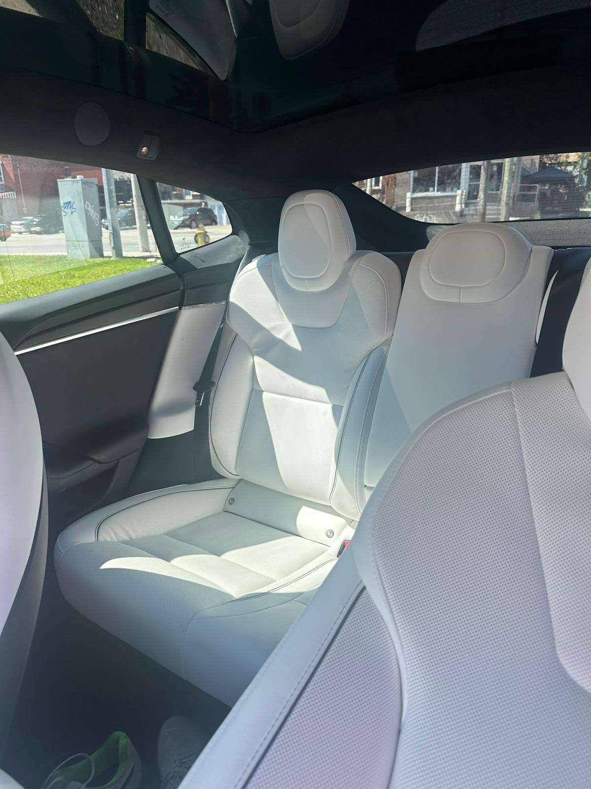 2022 Tesla Model S thumb 7
