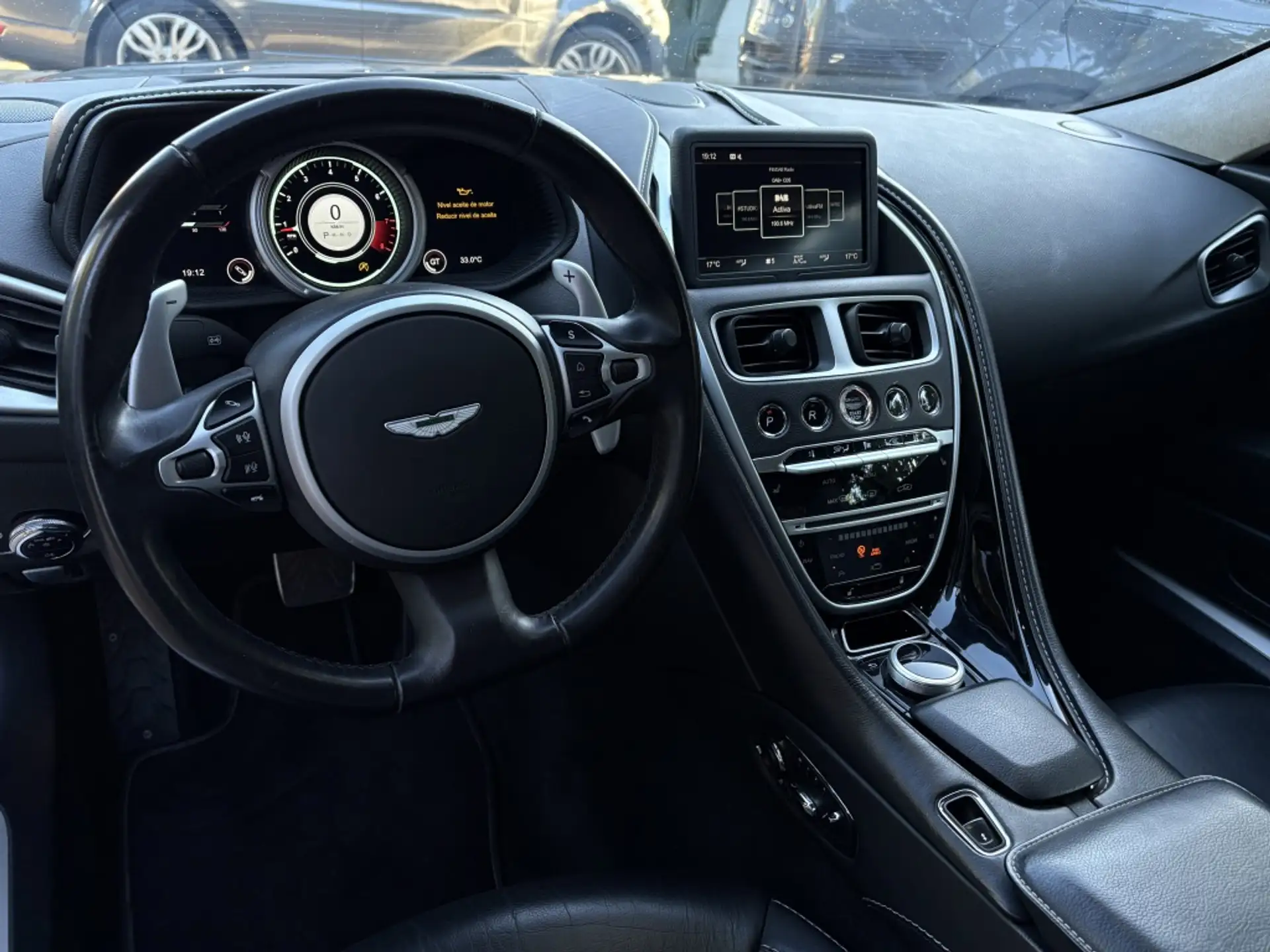 애스턴마틴 DB11 V8 2019 블랙 사진 8