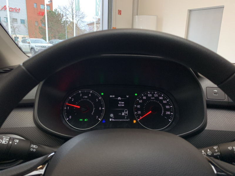 Dacia Sandero ESSENTIAL TCe 90 Essential LED+PDC+DAB+ISOFIX+BT+ — photo 16