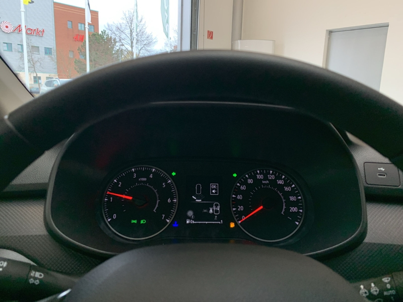 Dacia Sandero ESSENTIAL TCe 90 Essential LED+PDC+DAB+ISOFIX+BT+ — photo 28