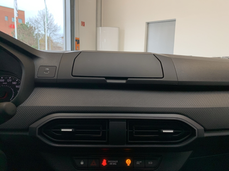 Dacia Sandero ESSENTIAL TCe 90 Essential LED+PDC+DAB+ISOFIX+BT+ — photo 17