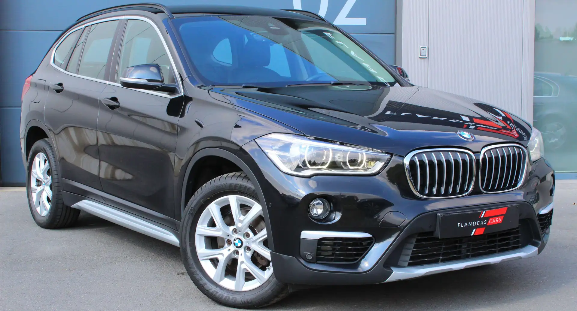 BMW X1 sDrive18i Aut. xLine * GPS * LEDER * CAM * KEYLESS Noir - 1