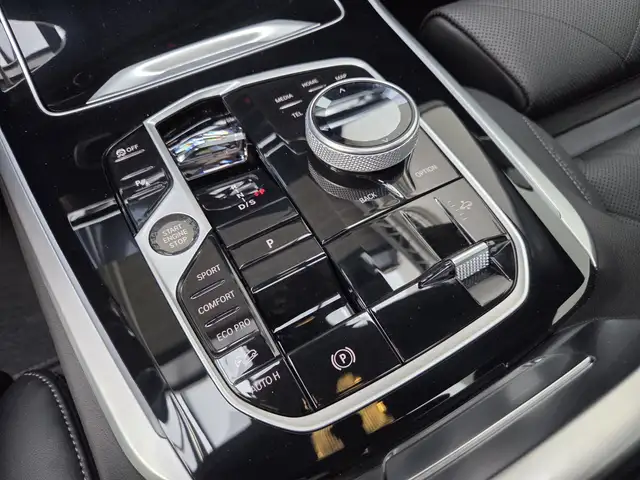BMW X5 view 11