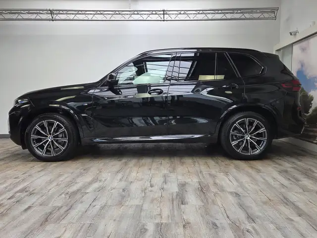 BMW X5 view 3