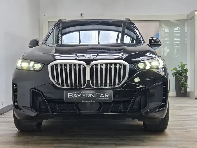 BMW X5 view 2
