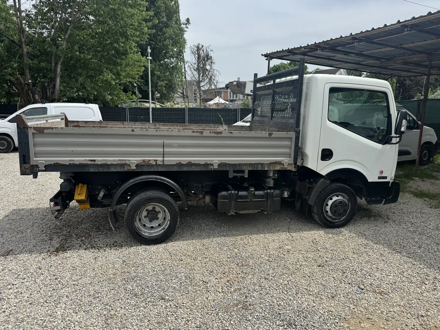 Nissan Cabstar RIBALTABILE TRILATERALE - 2