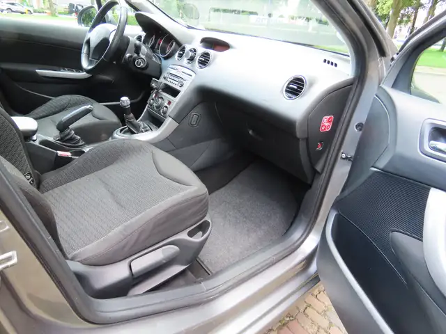 Peugeot 308 view 8