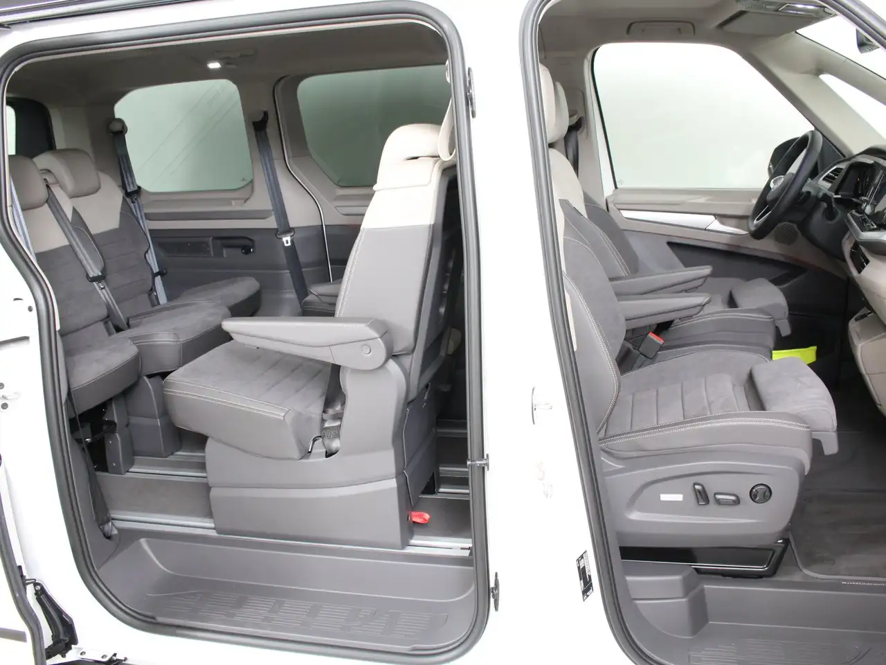 Volkswagen T7 Multivan VW T7 Multivan Edition TDI, миниатюра 11