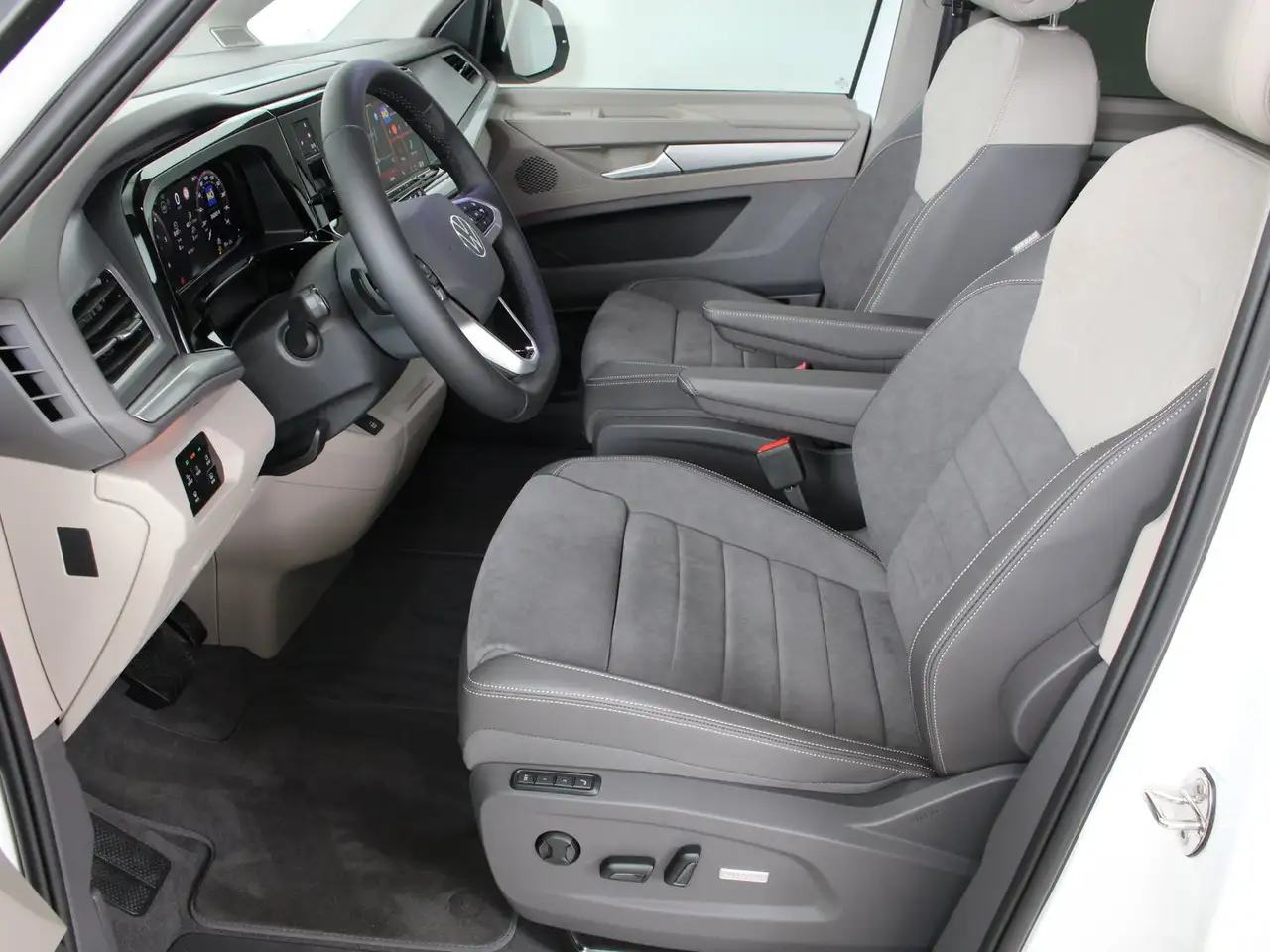 Volkswagen T7 Multivan VW T7 Multivan Edition TDI, миниатюра 3