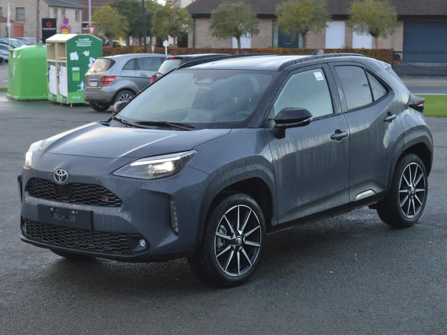 Toyota Yaris Cross Yaris Cross Hybrid 130 1.5 VVT-i GR Sport!!! Grijs - 1