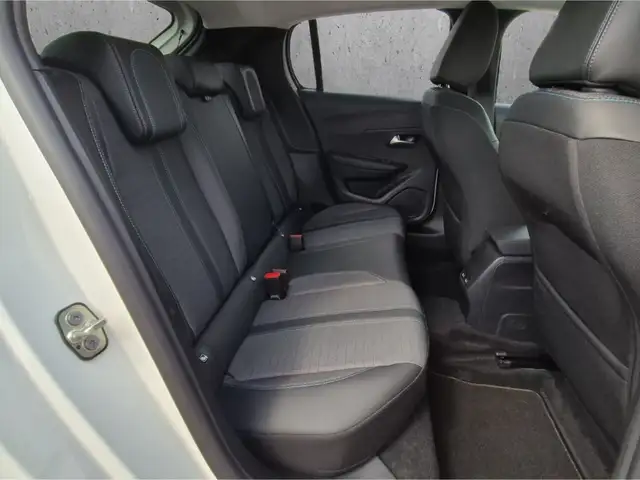Peugeot 208 view 14